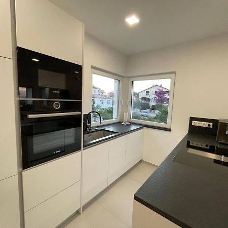 Apartment Rahat Ližnjan Exteriör bild
