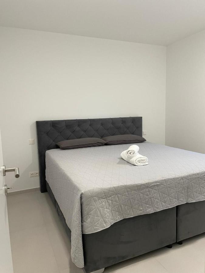 Apartment Rahat Ližnjan Exteriör bild
